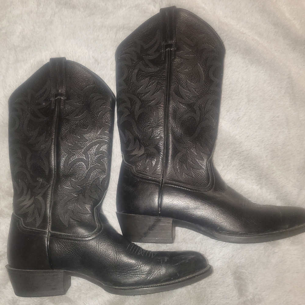Mens 11D black Ariat cowboy boot